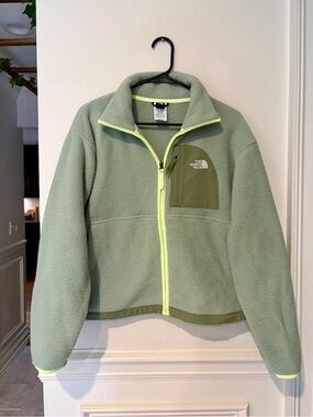 The North Face Women’s Circular Design Fleece Jacket Green Size Small